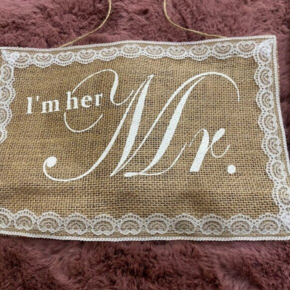 Mr And Mrs Chair Sign - Picture 4 of 6